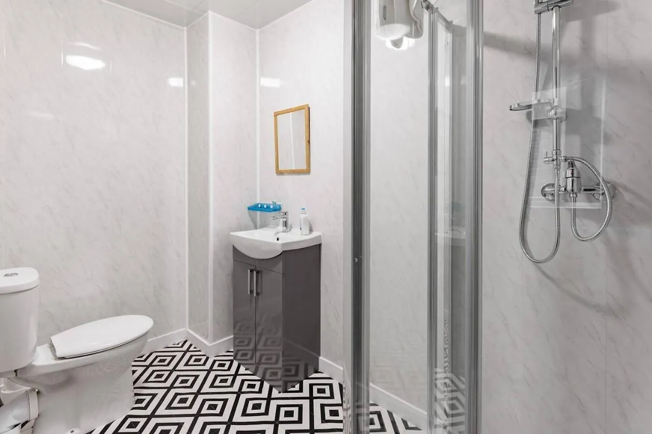 City Centre Studio 2 With Kitchenette, Free Wifi And Smart Tv With Netflix By Yoko Property Middlesbrough 0*,